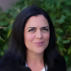 Photographic portrait of Sheila Synder
